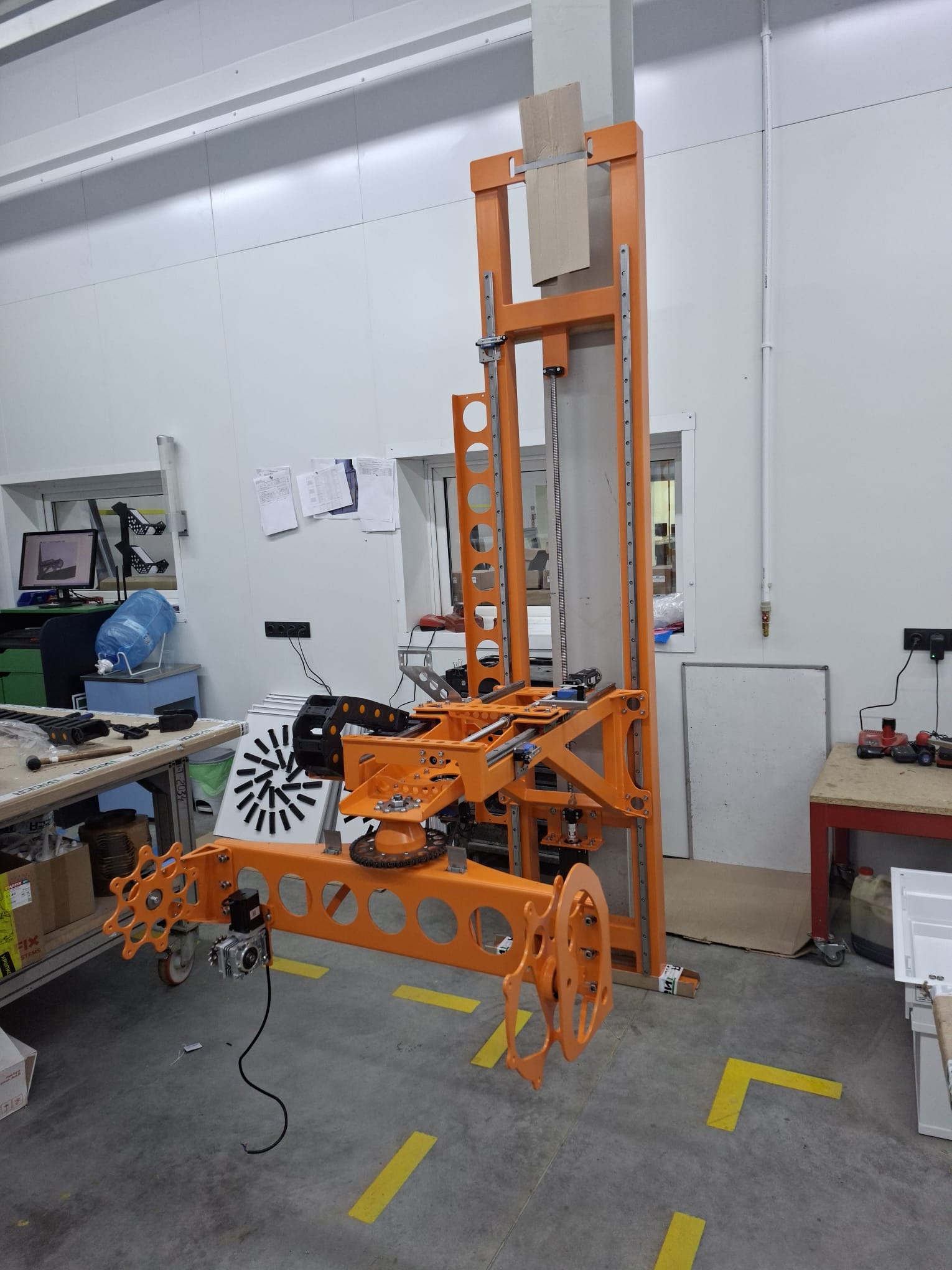 Специализированный штатив (моторизированный манипулятор)